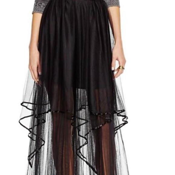 Free People Dresses & Skirts - FREE PEOPLE KEEP ME TUTU  SKIRT